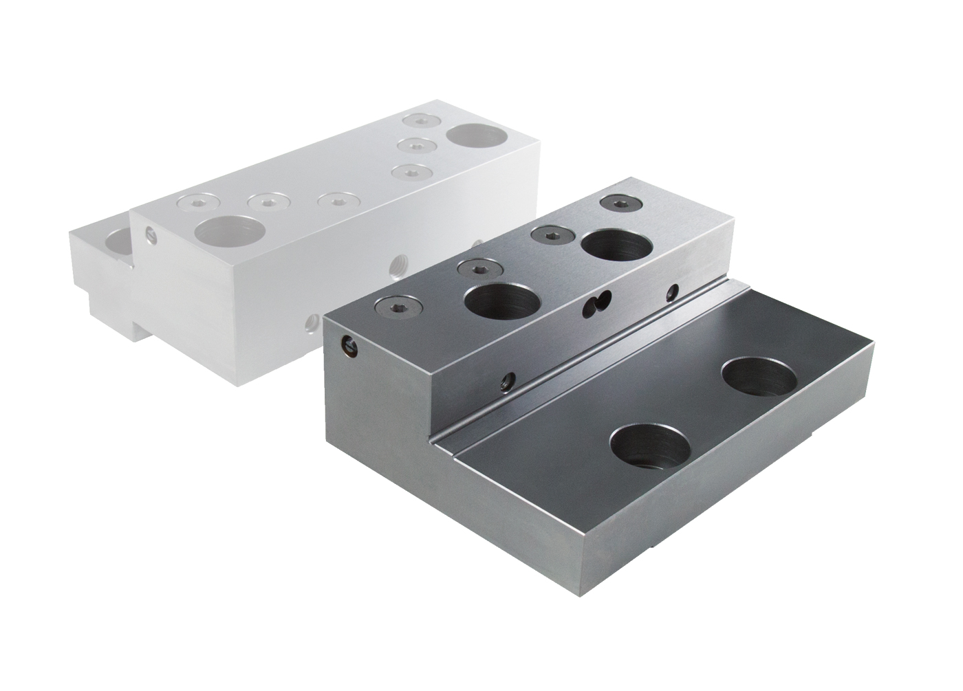 Step jaw movable for gripper studs
